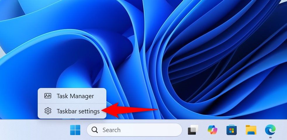 'Taskbar Settings' highlighted in the taskbar context menu.