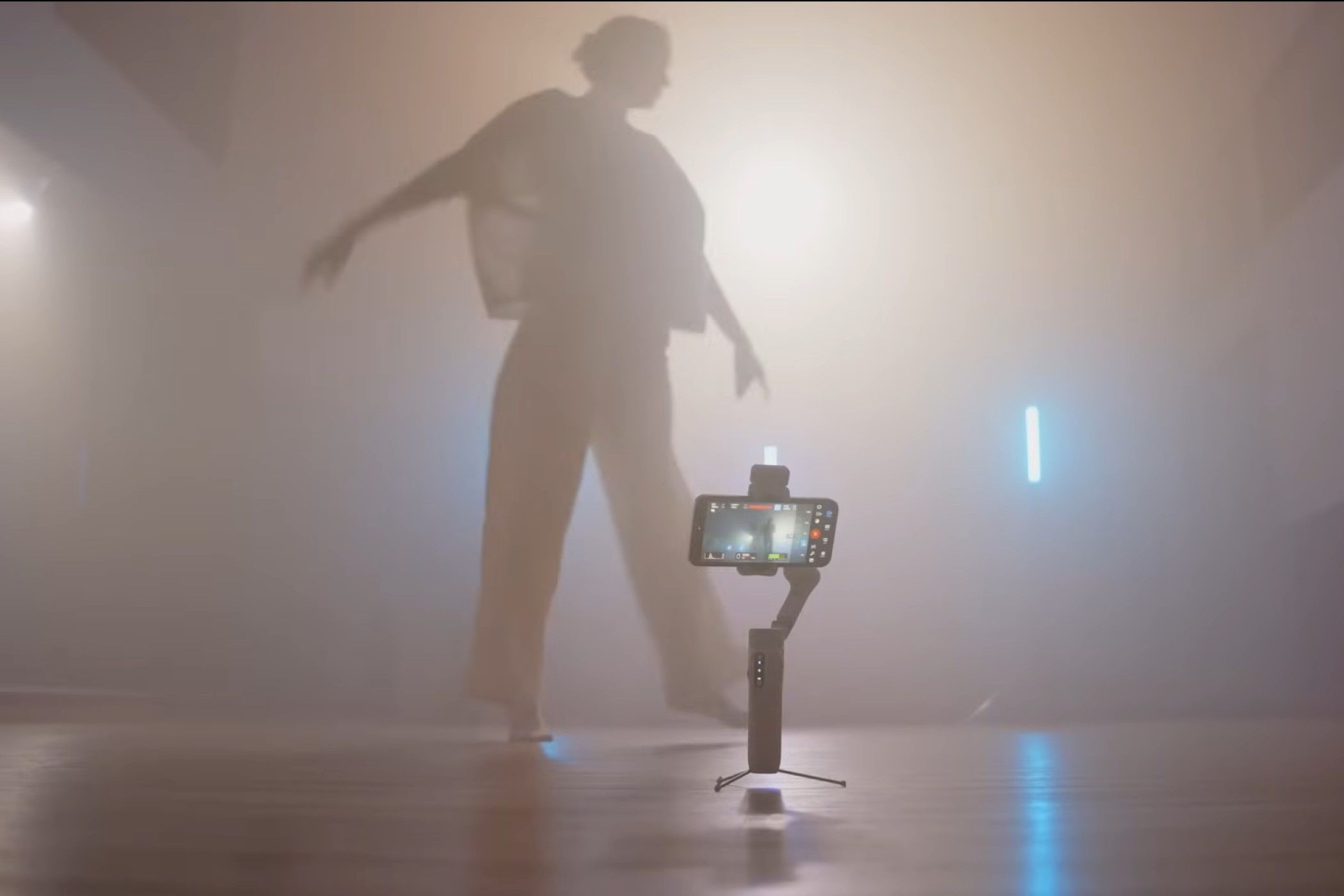 Captivate Your Audience: Live Stream With Precision Using the Hohem iSteady V3 Gimbal
