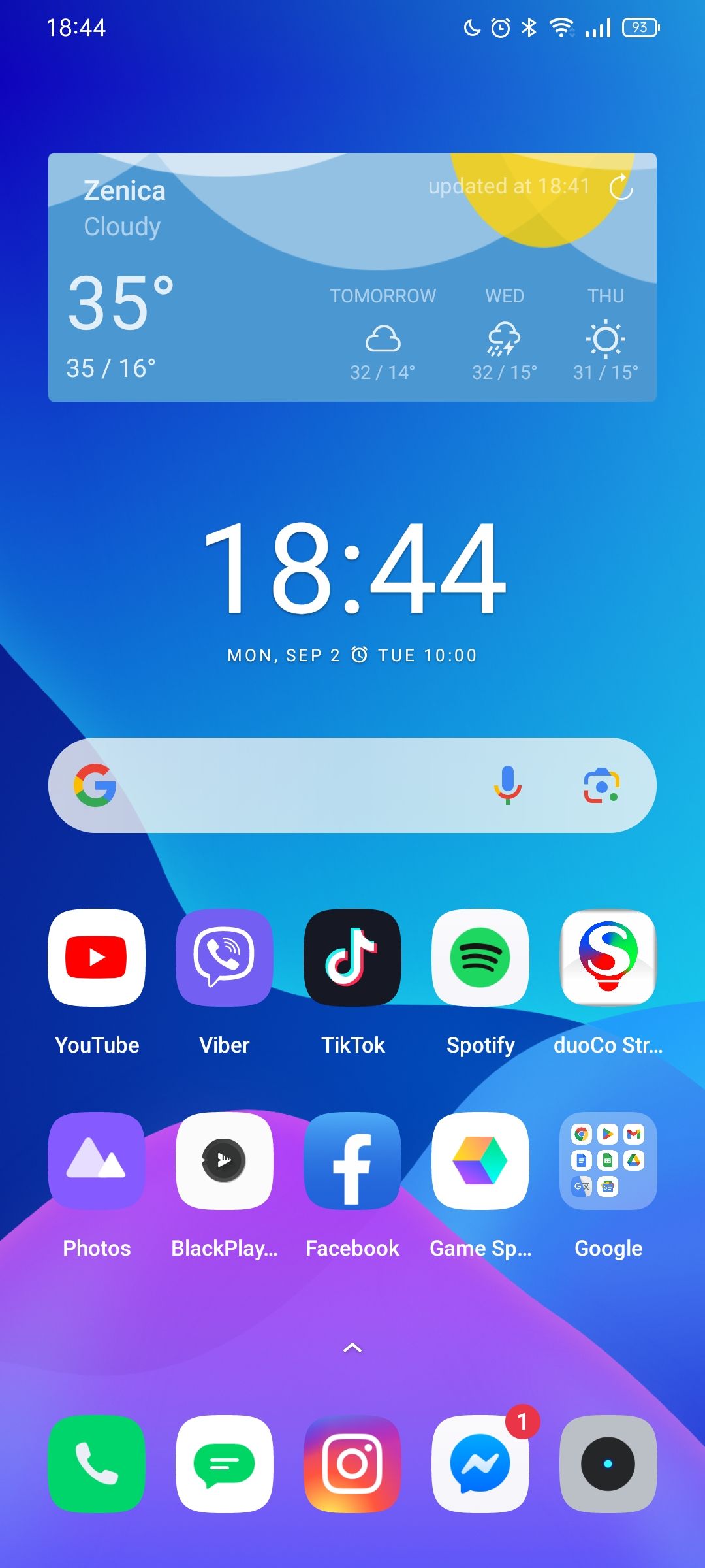 The home screen layout of an Android smartphone.