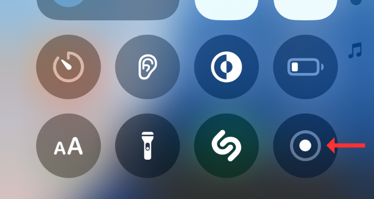 Screenshot of the Control Center with an arrow next to the screen recording button.