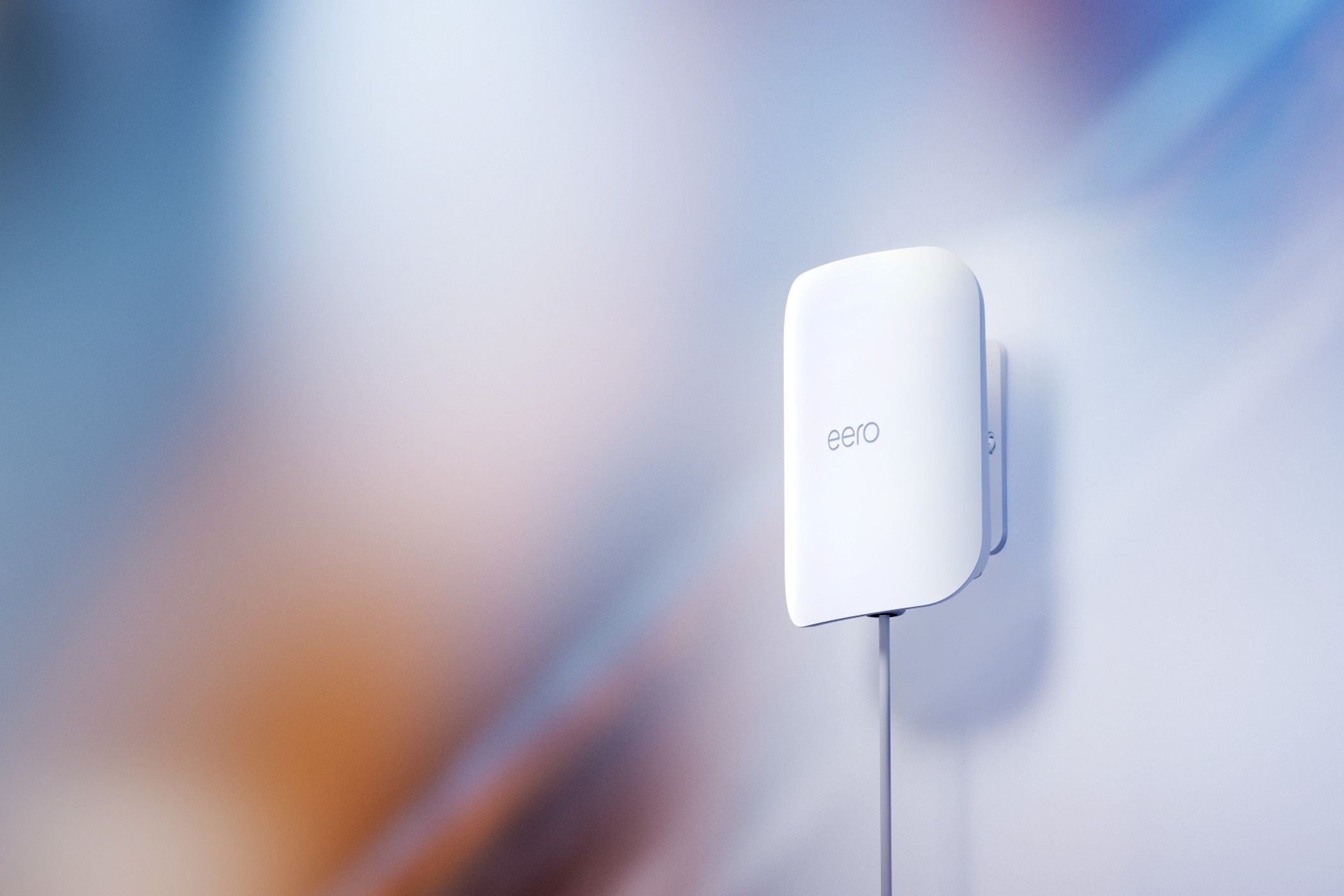 eero-against-a-background-thats-light