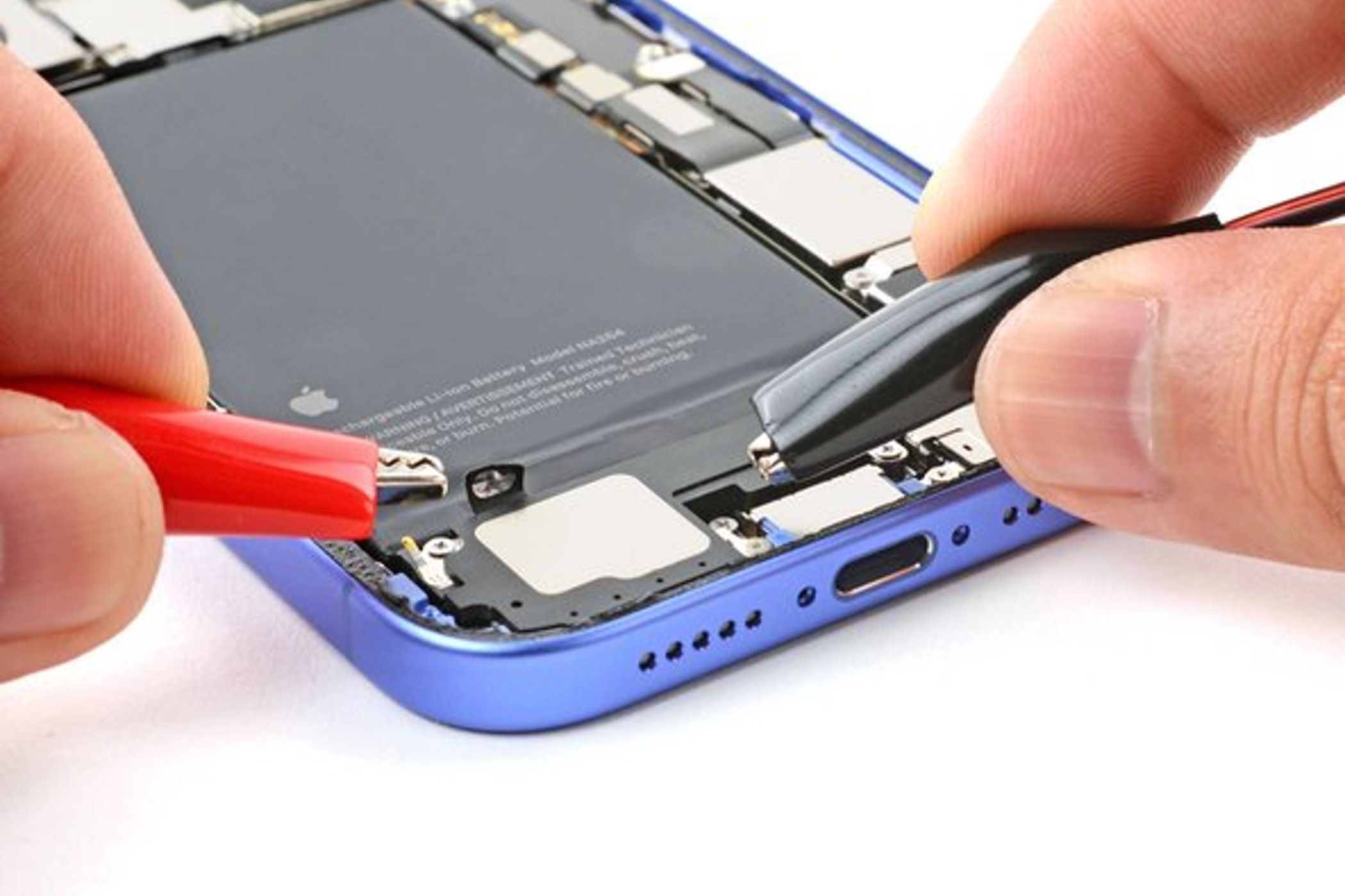 iFixits VoltClip Makes iPhone Repairs Easier