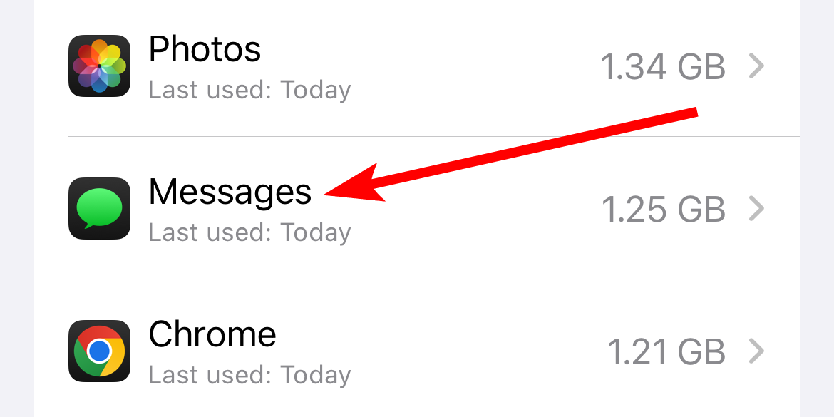 The Messages app in the iPhone Storage settings screen.