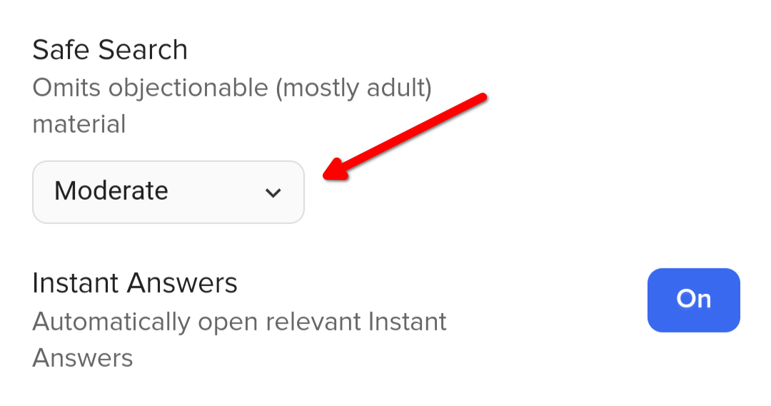 Red arrow pointing to the dropdown menu in DuckDuckGo's Safe Search settings section.