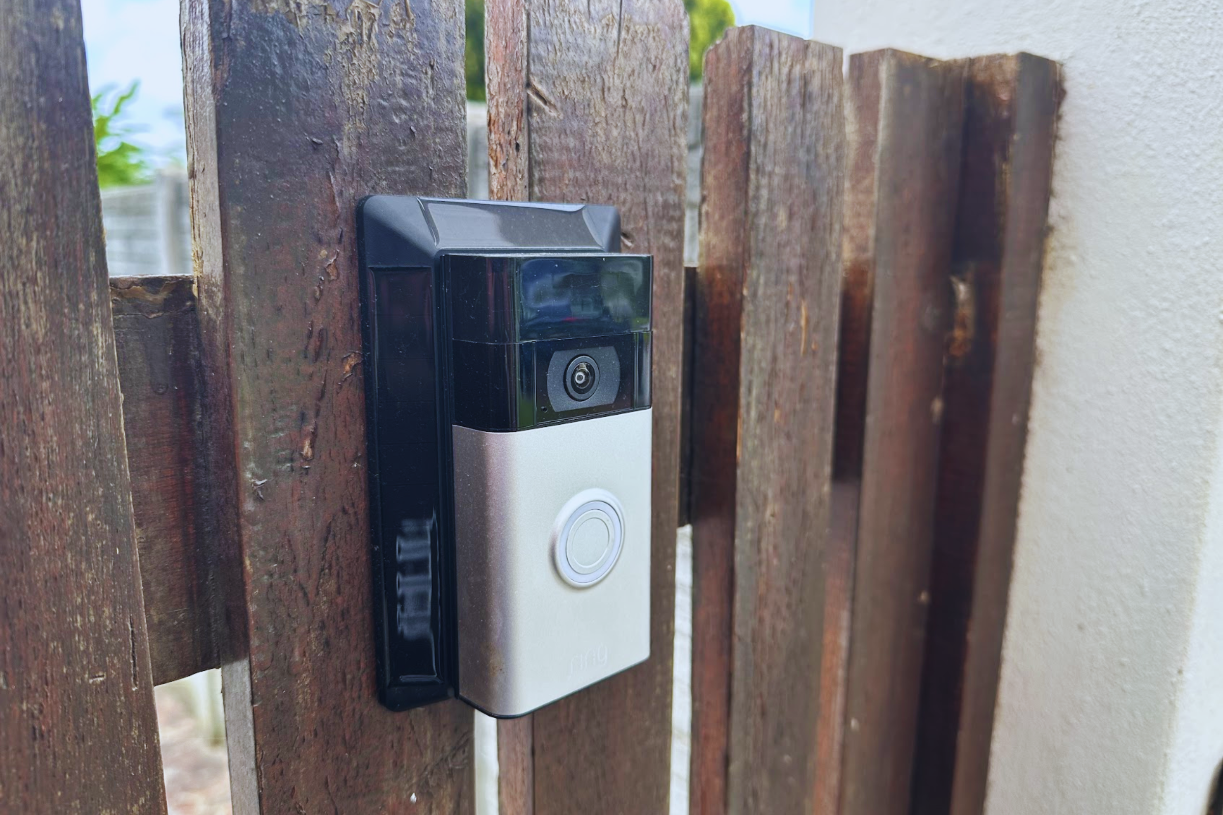 Why I Picked a Battery-Powered Smart Doorbell