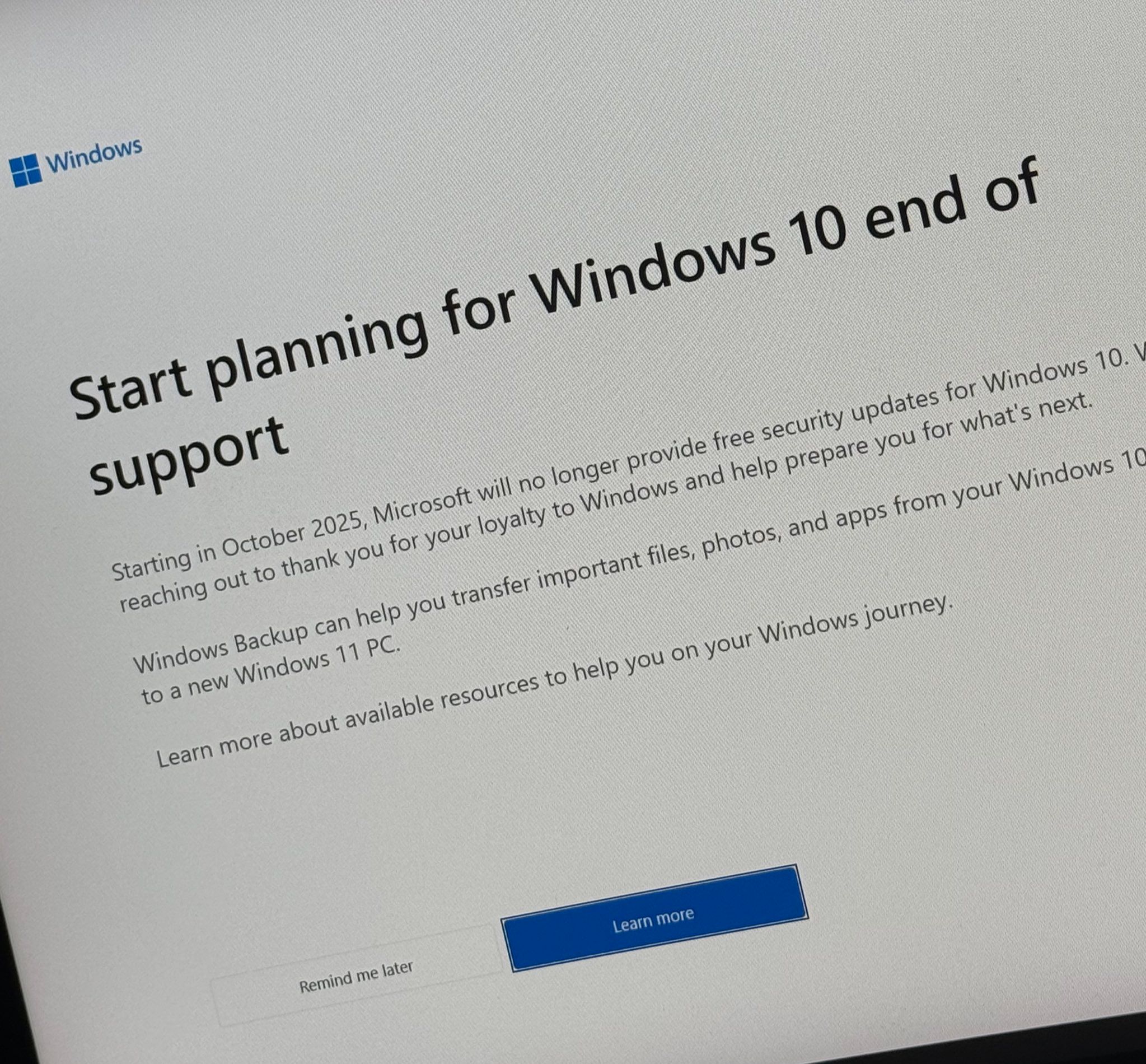 Alert that says: Start planning for Windows 10 end of support.