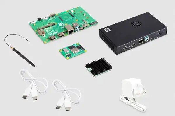 Raspberry Pi Compute Module 5 Development kit scattered