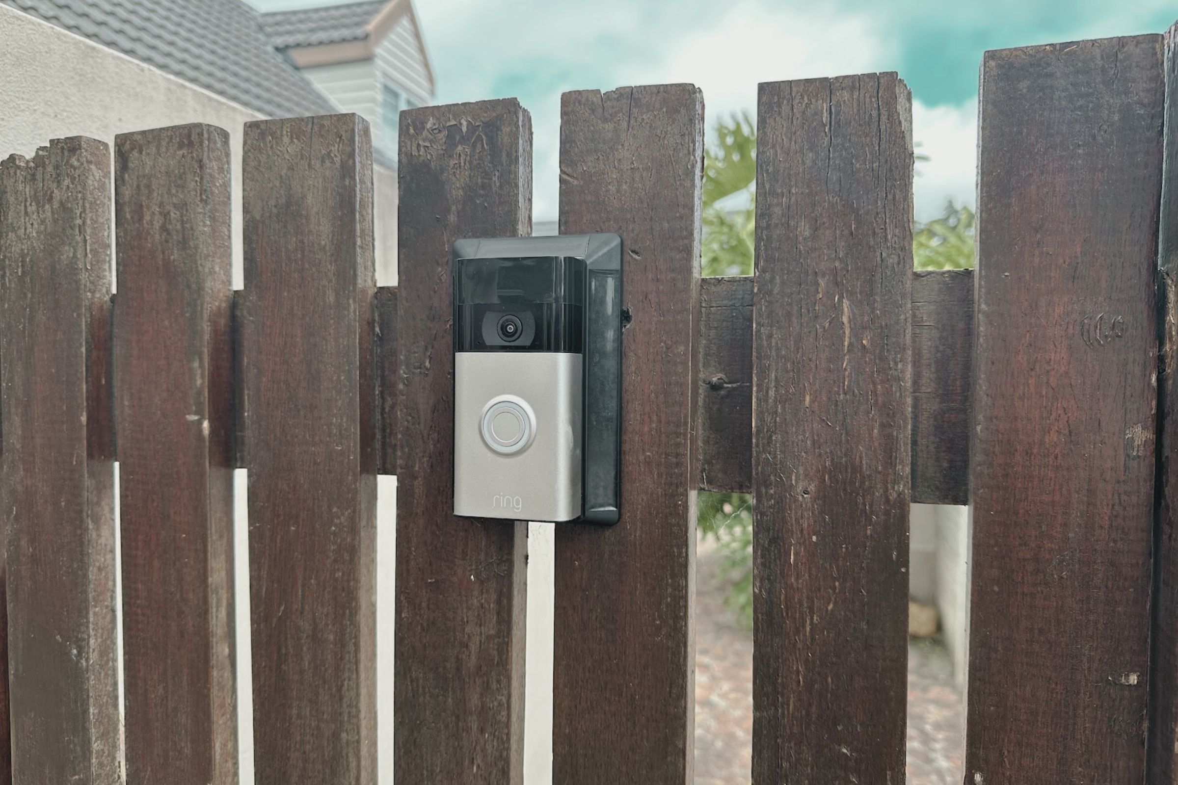 Why Solar Powered Smart Doorbells are the Best