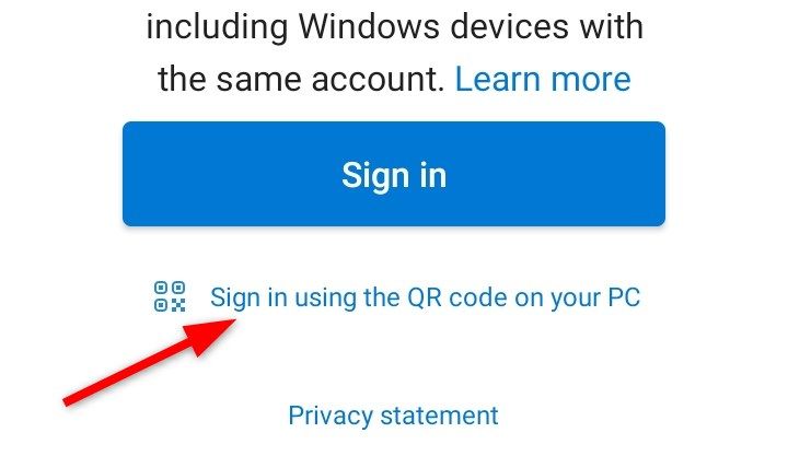 Signing in using the QR code in 'Link To Windows' app on Android.