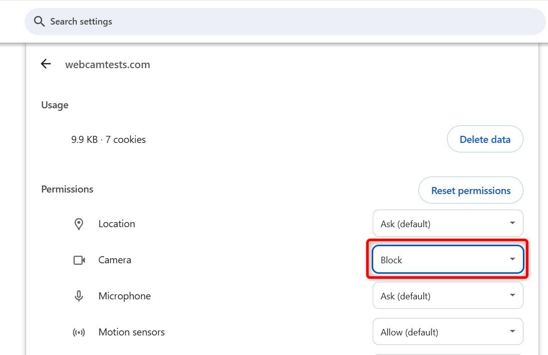 "Block" highlighted for webcam access in Chrome.