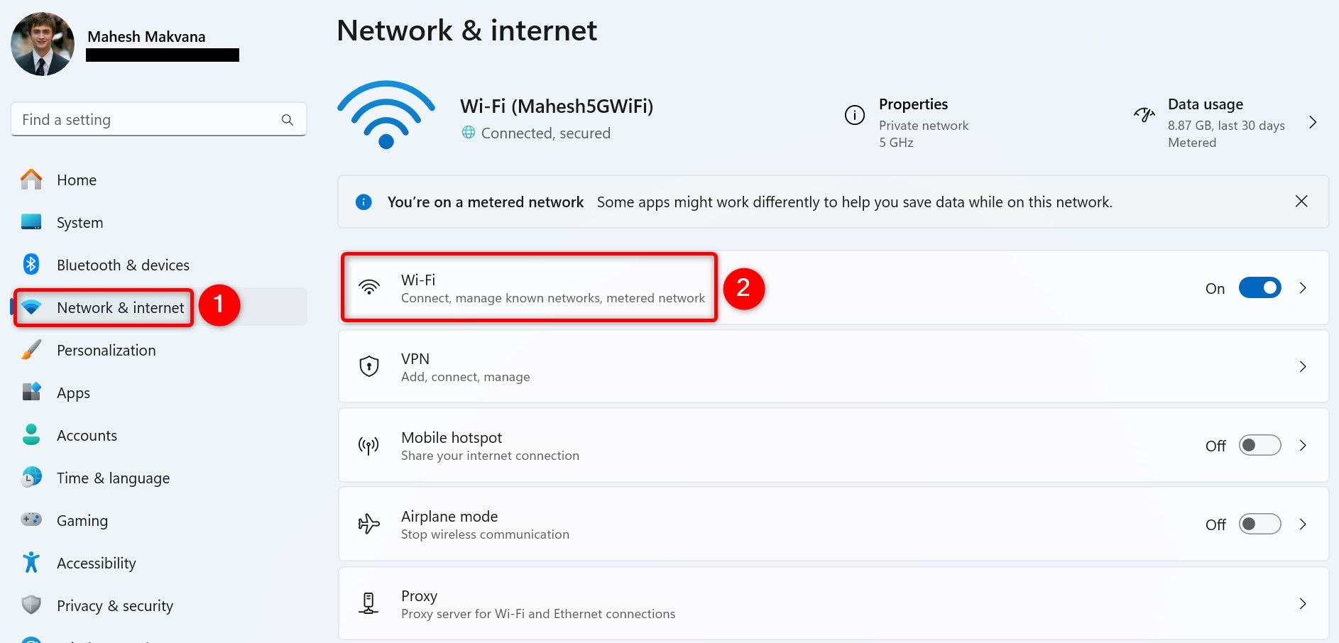 "Rede e Internet" e "Wi-fi" destacado em Configurações.