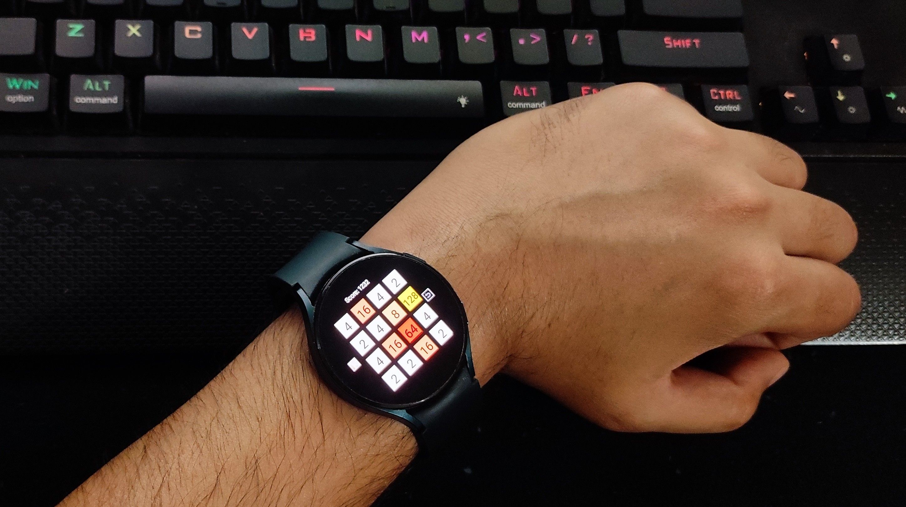 Playing 2048 on Galaxy Watch 4.