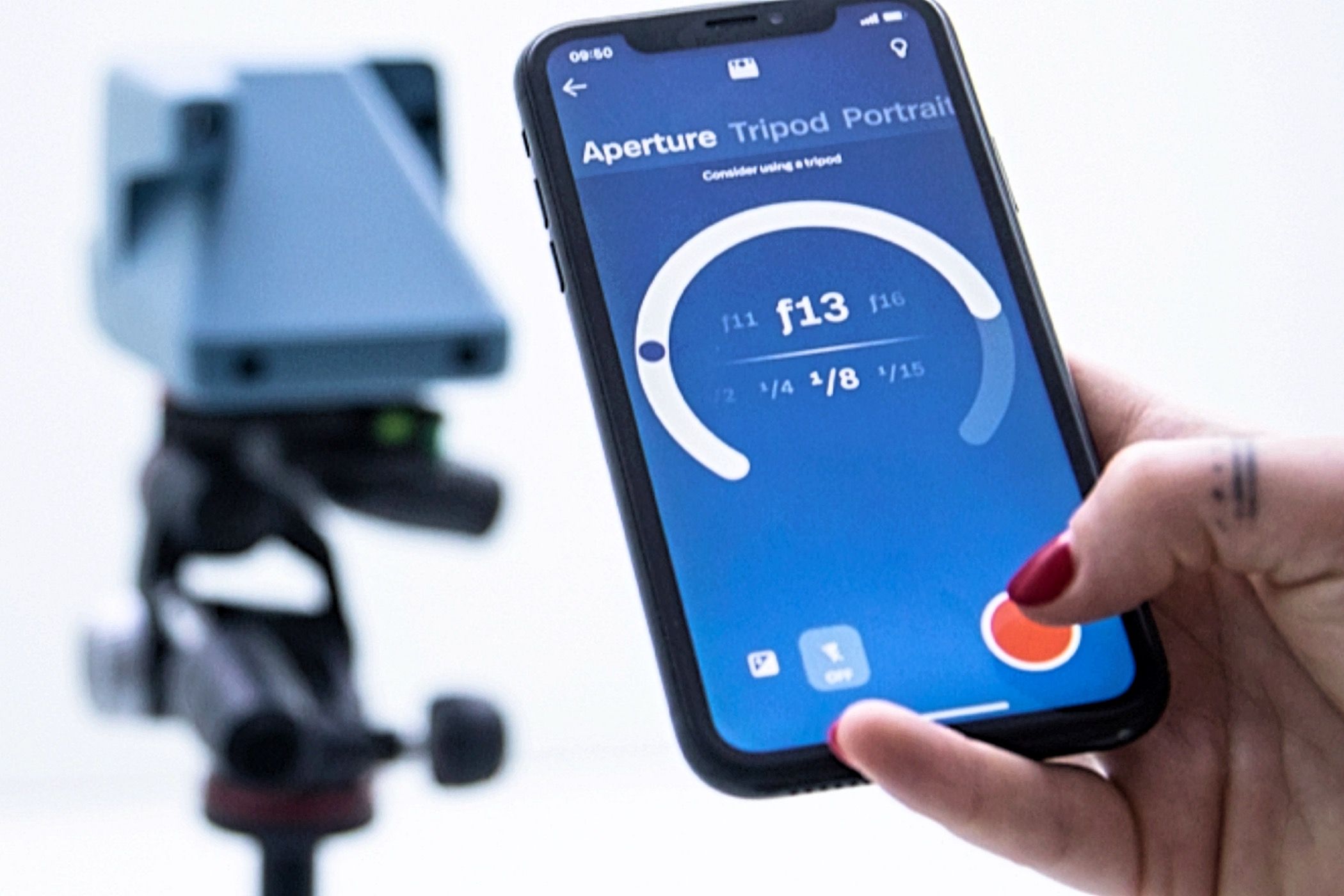 Using the companion app to adjust the aperture on the Polaroid Now+ (Gen 2)