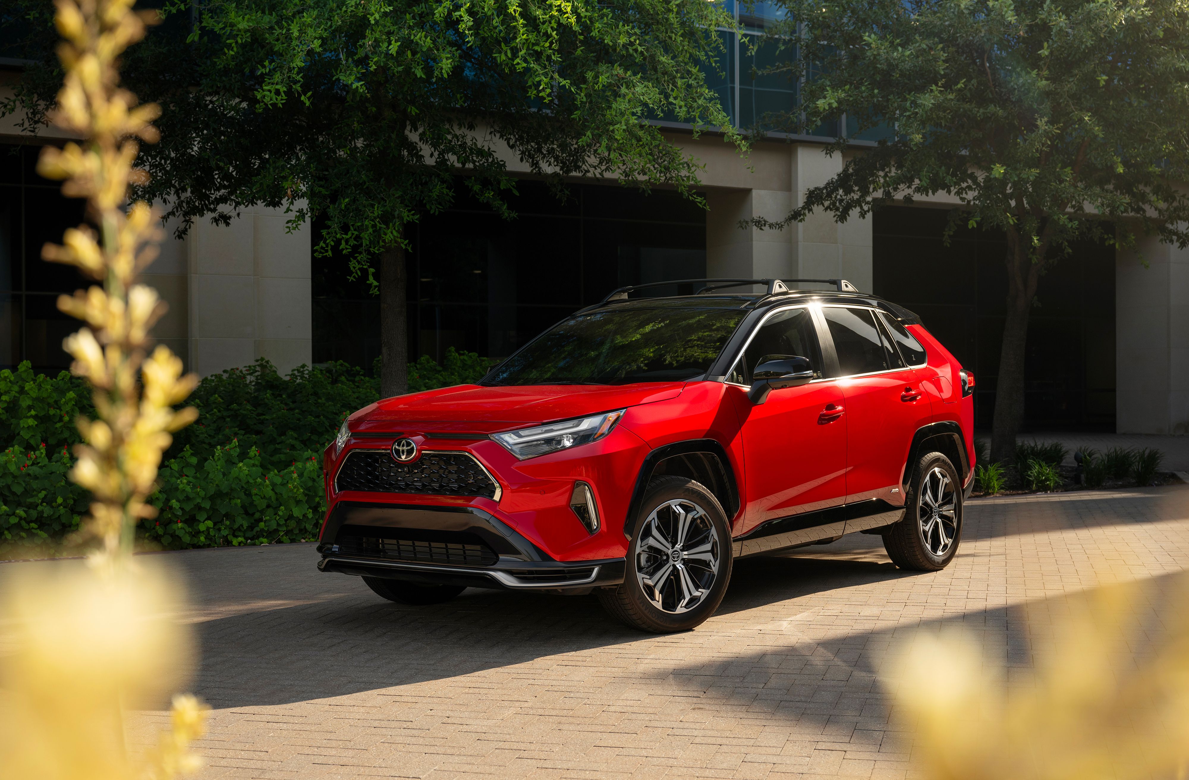 Static shot of the 2025 Toyota RAV4 Plug-in Hybrid.