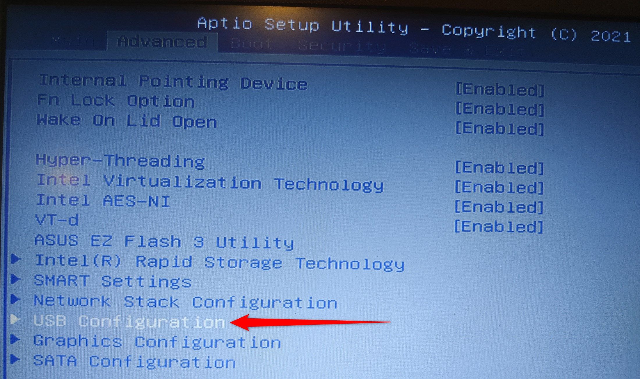 "USB Configuration" highlighted in BIOS.