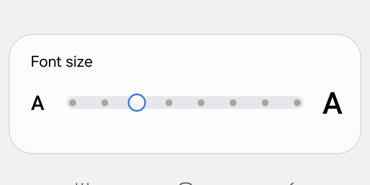 Screenshot of the font size slider in the display settings menu on the Galaxy S25.