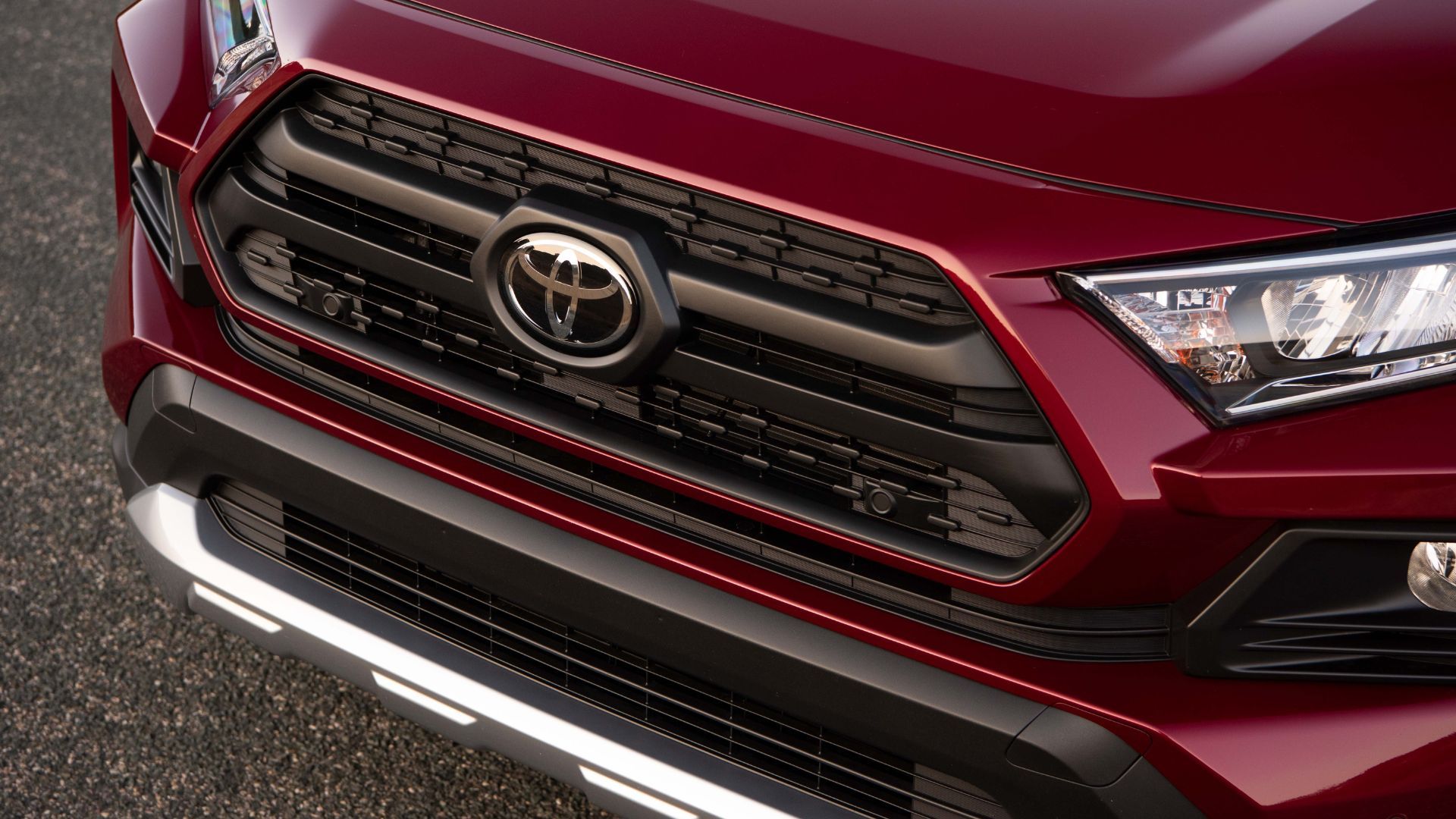 Close up of 2019 Toyota RAV4 grille.