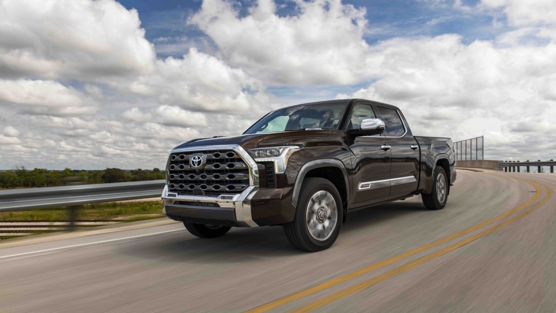 Front 3/4 shot of a 2025 Toyota Tundra