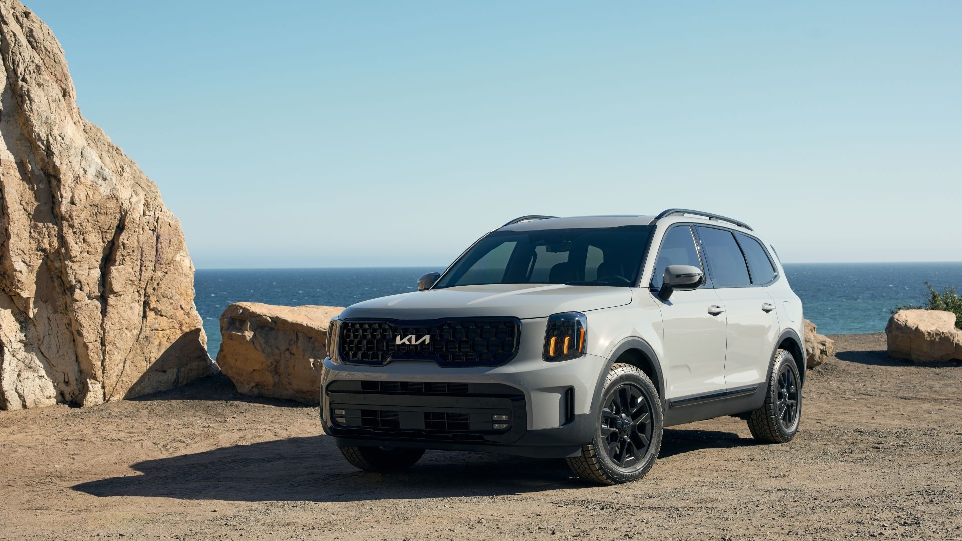 Front 3/4 shot of the 2025 Kia Telluride