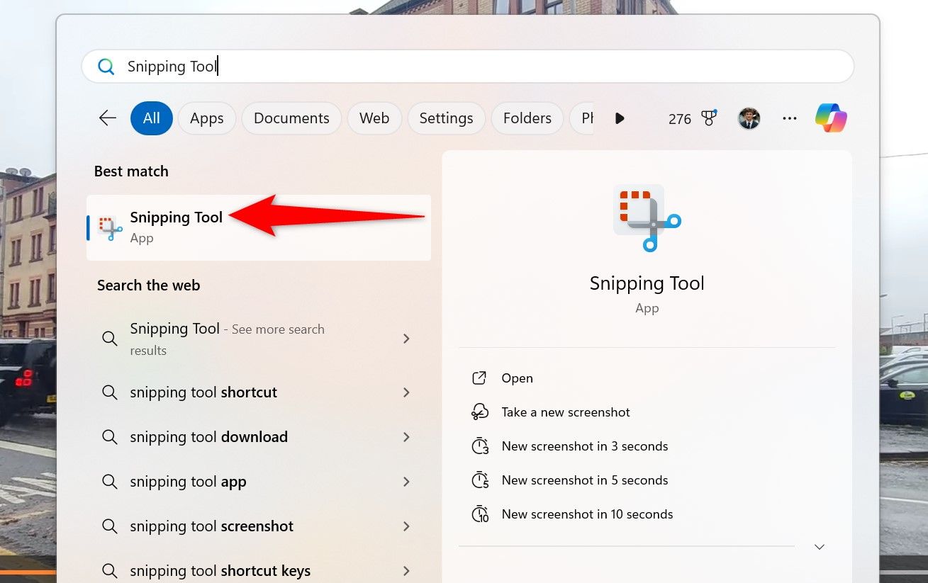 Snipping Tool highlighted in Windows Search.