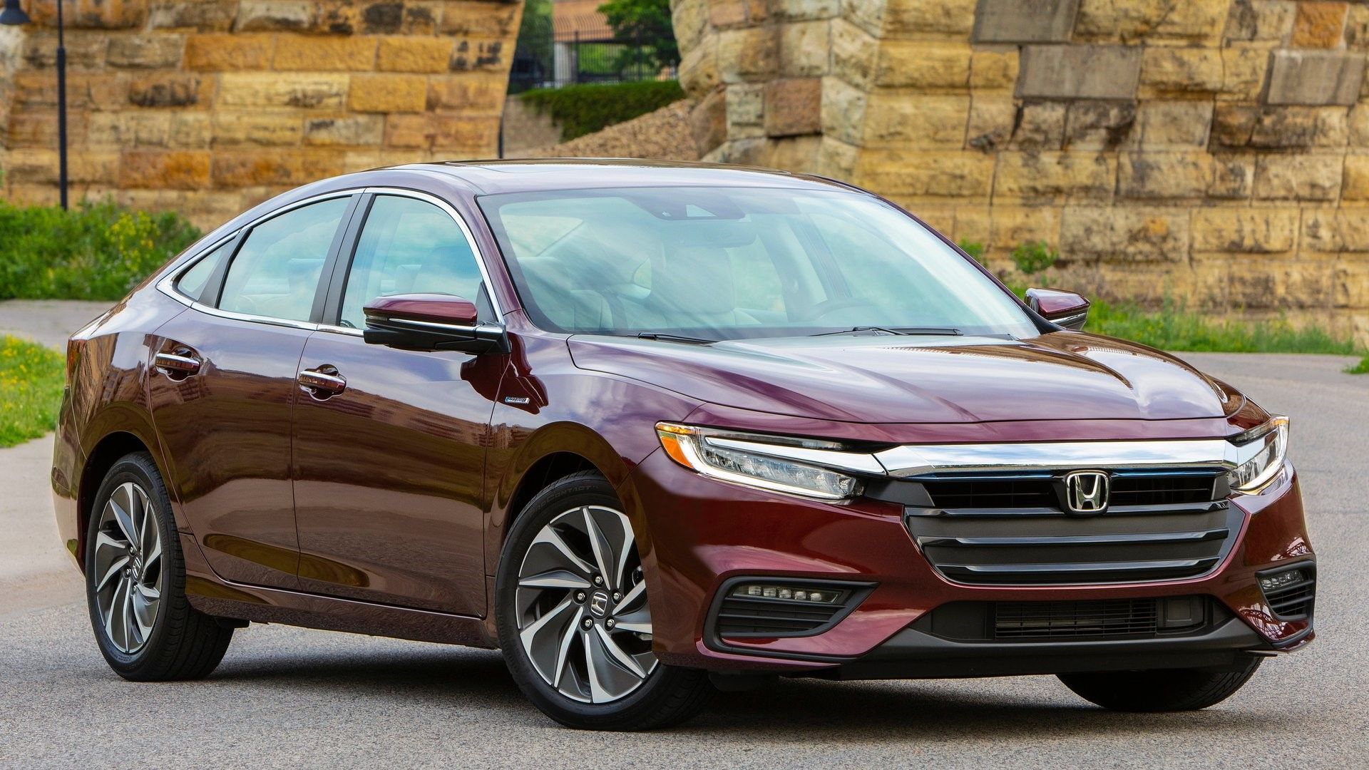 Front 3/4 shot of a 2019 Honda Insight