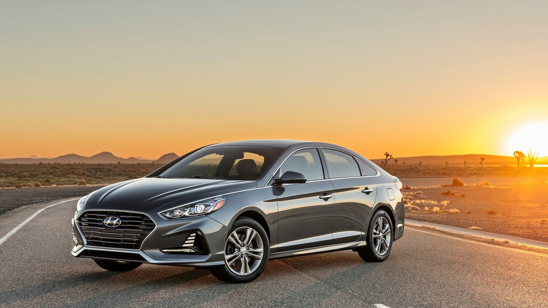 Front 3/4 shot of a 2018 Hyundai Sonata