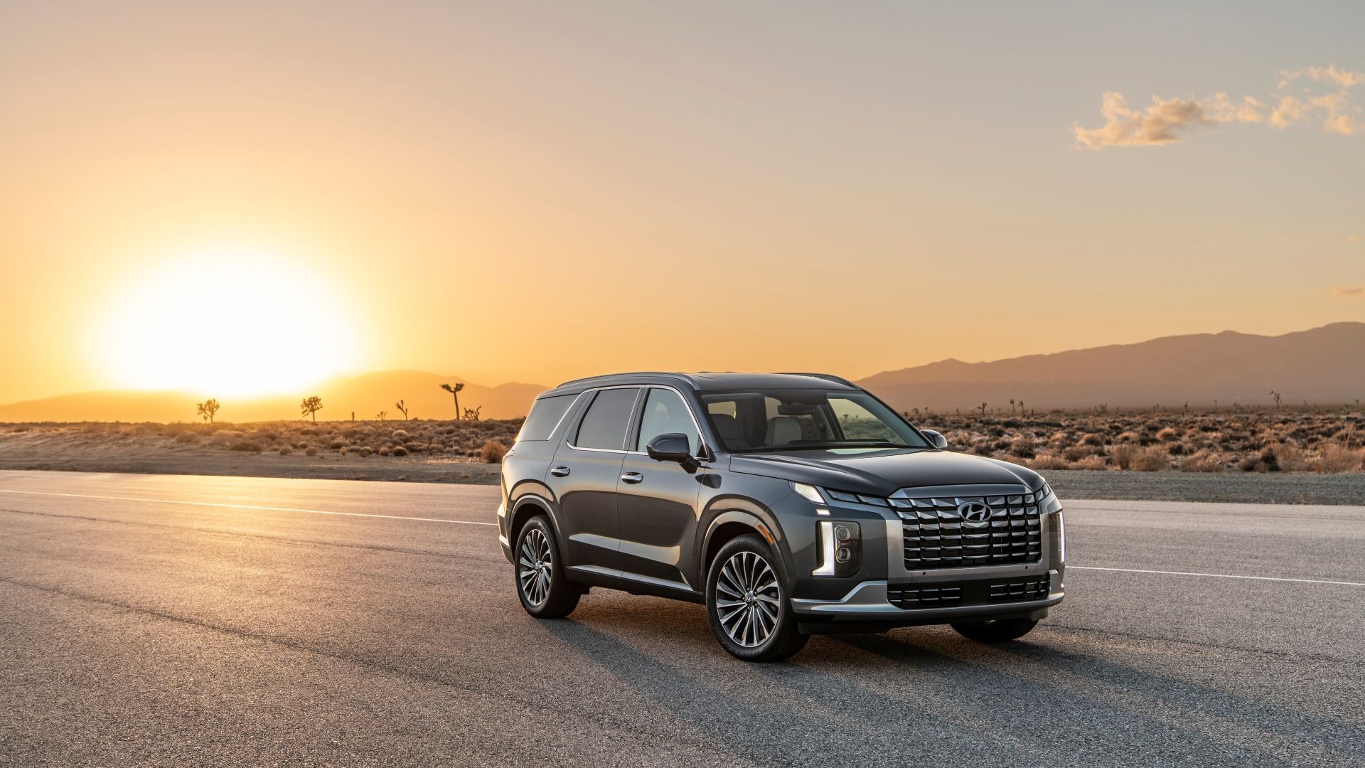 Front 3/4 shot of a 2025 Hyundai Palisade