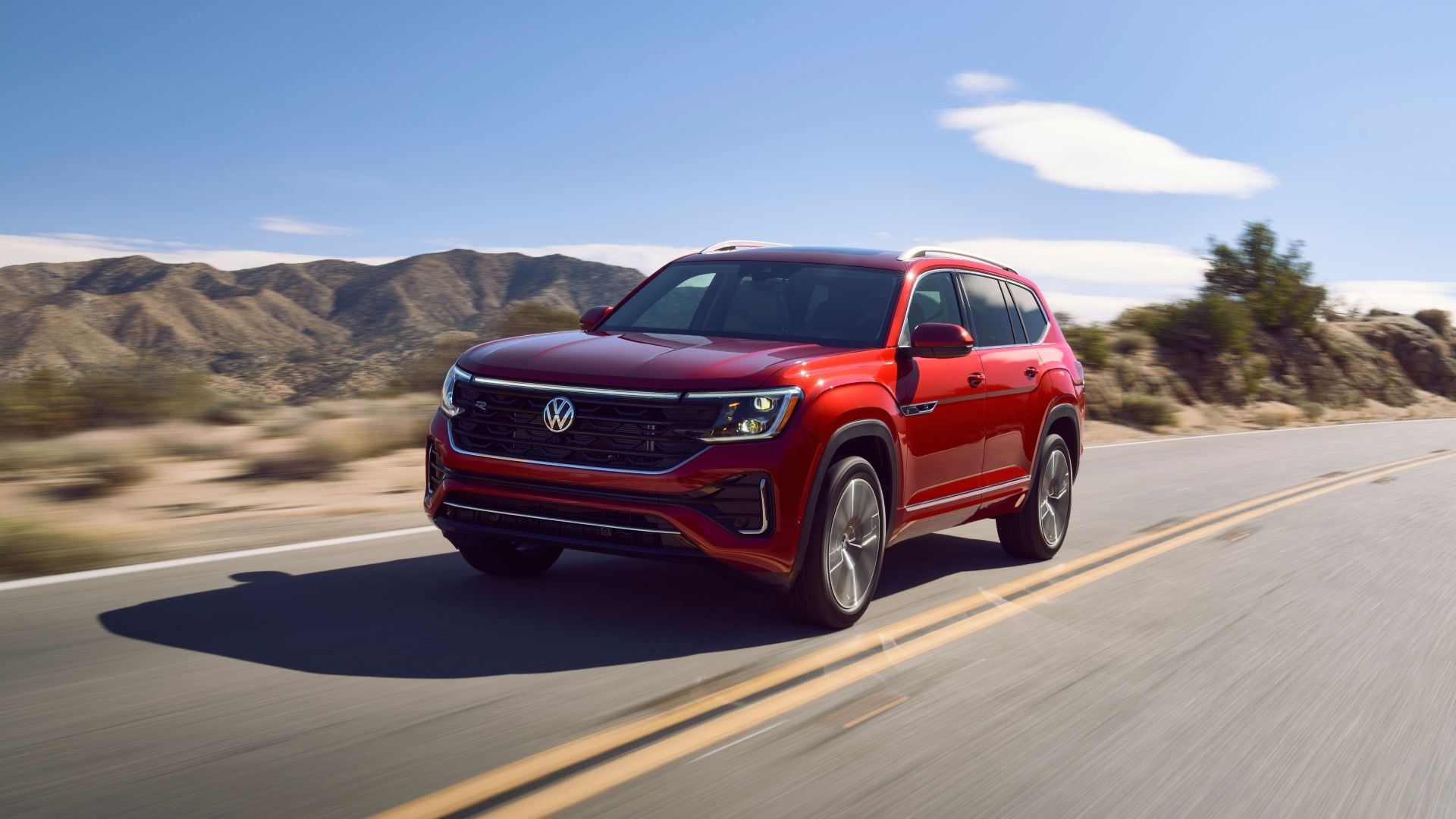 Front 3/4 shot of a 2025 Volkswagen Atlas