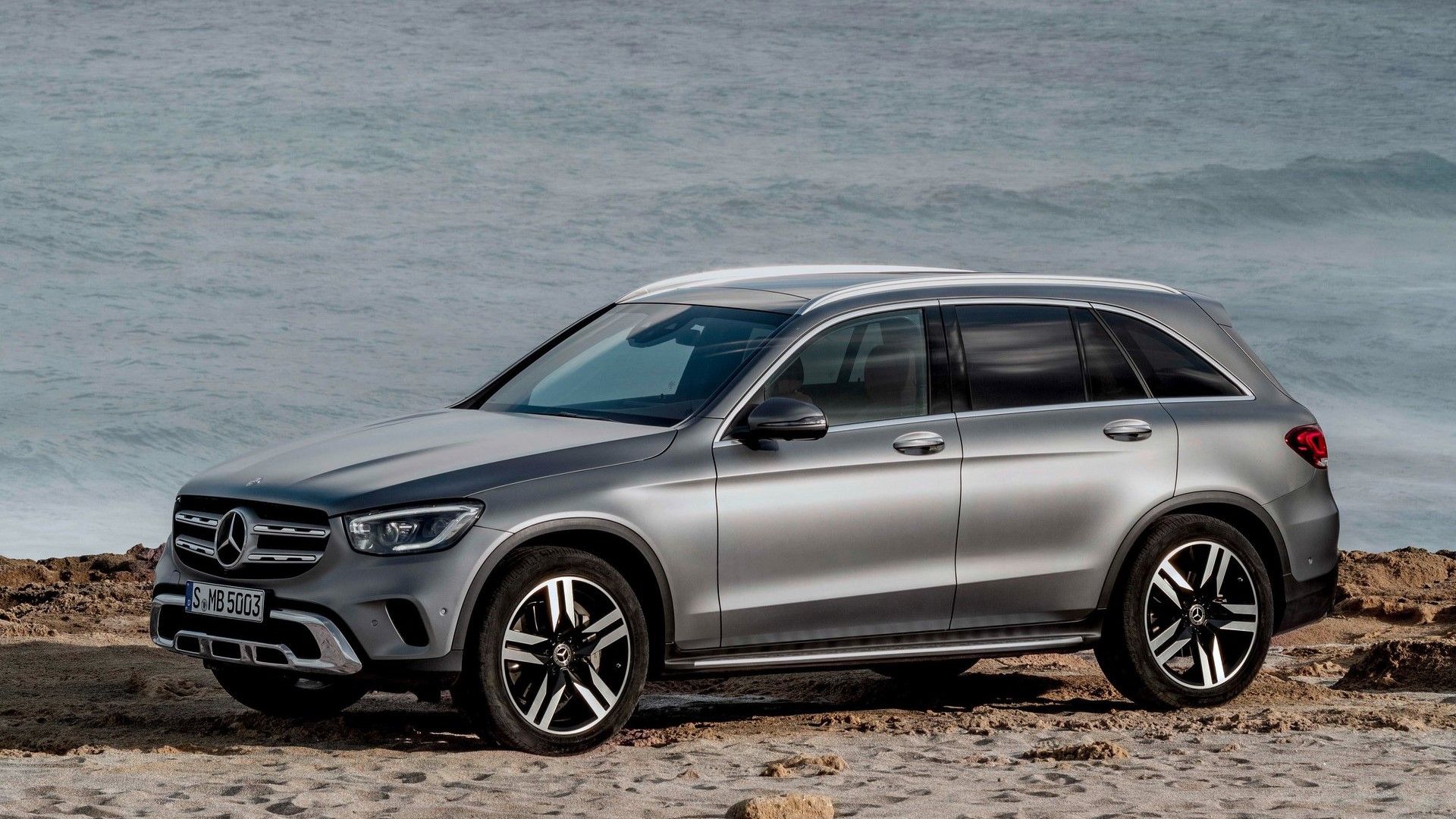 Front 3/4 shot of a 2020 Mercedes-Benz GLC 