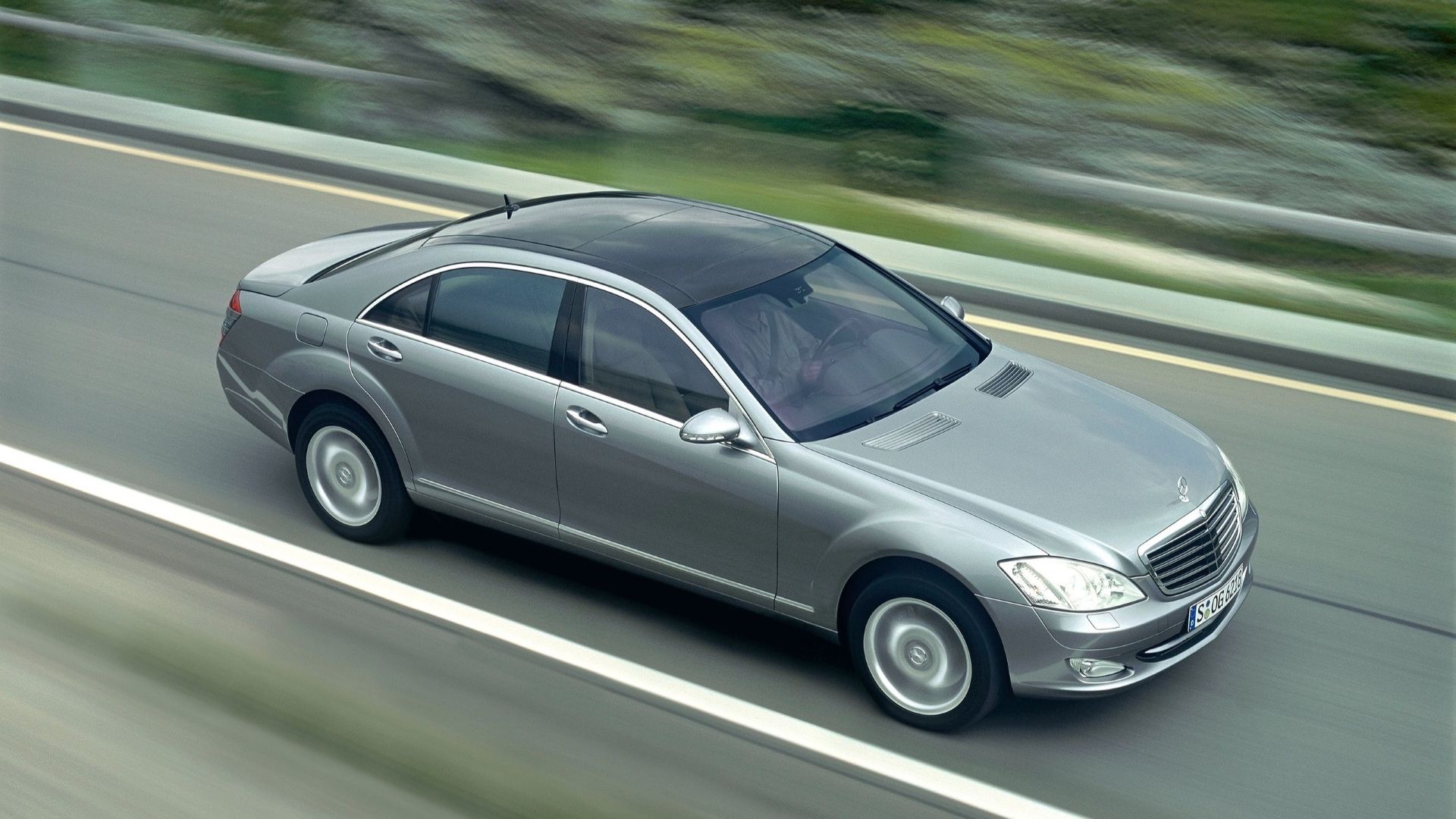 Front 3/4 action shot of a 2006 Mercedes-Benz S-Class