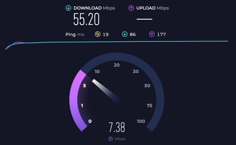 Speedtest by Ookla, showing download and upload speeds.