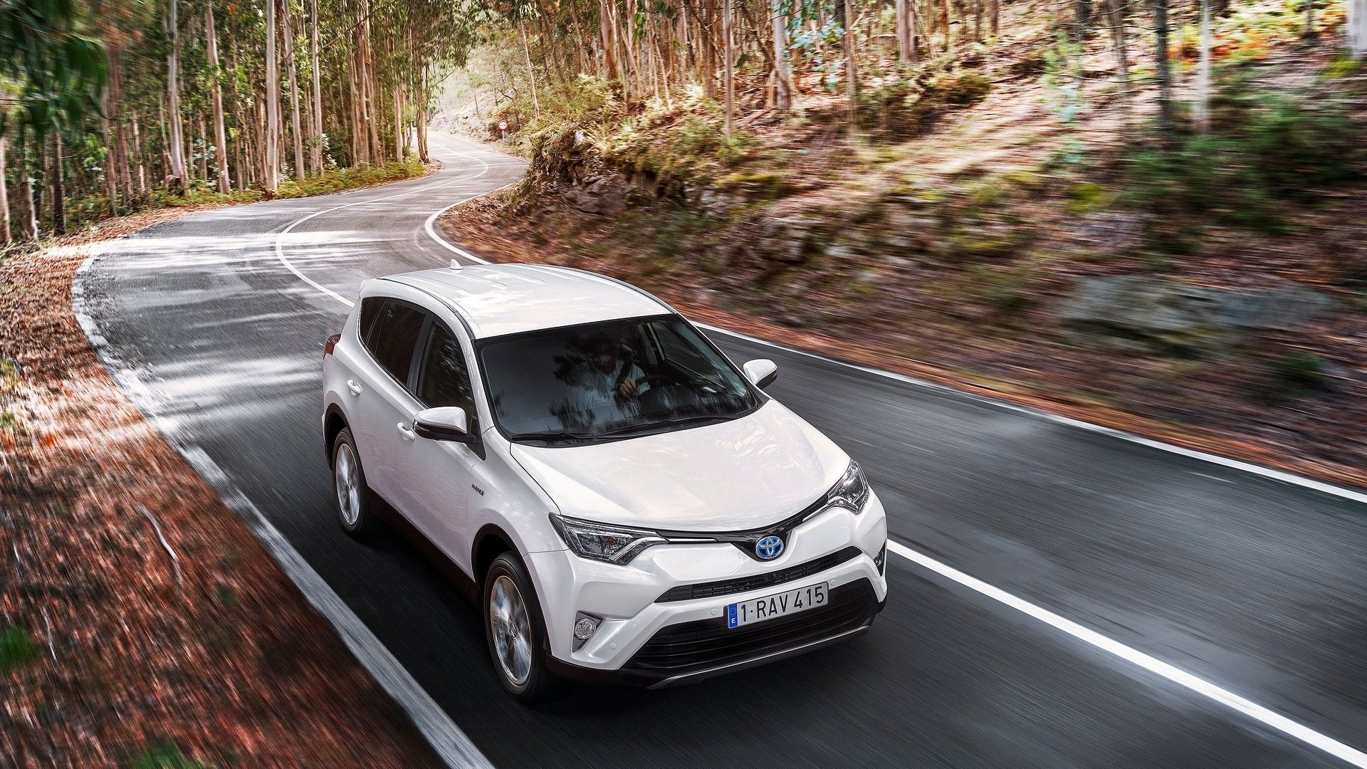 Front 3/4 shot of a 2016 Toyota RAV4 