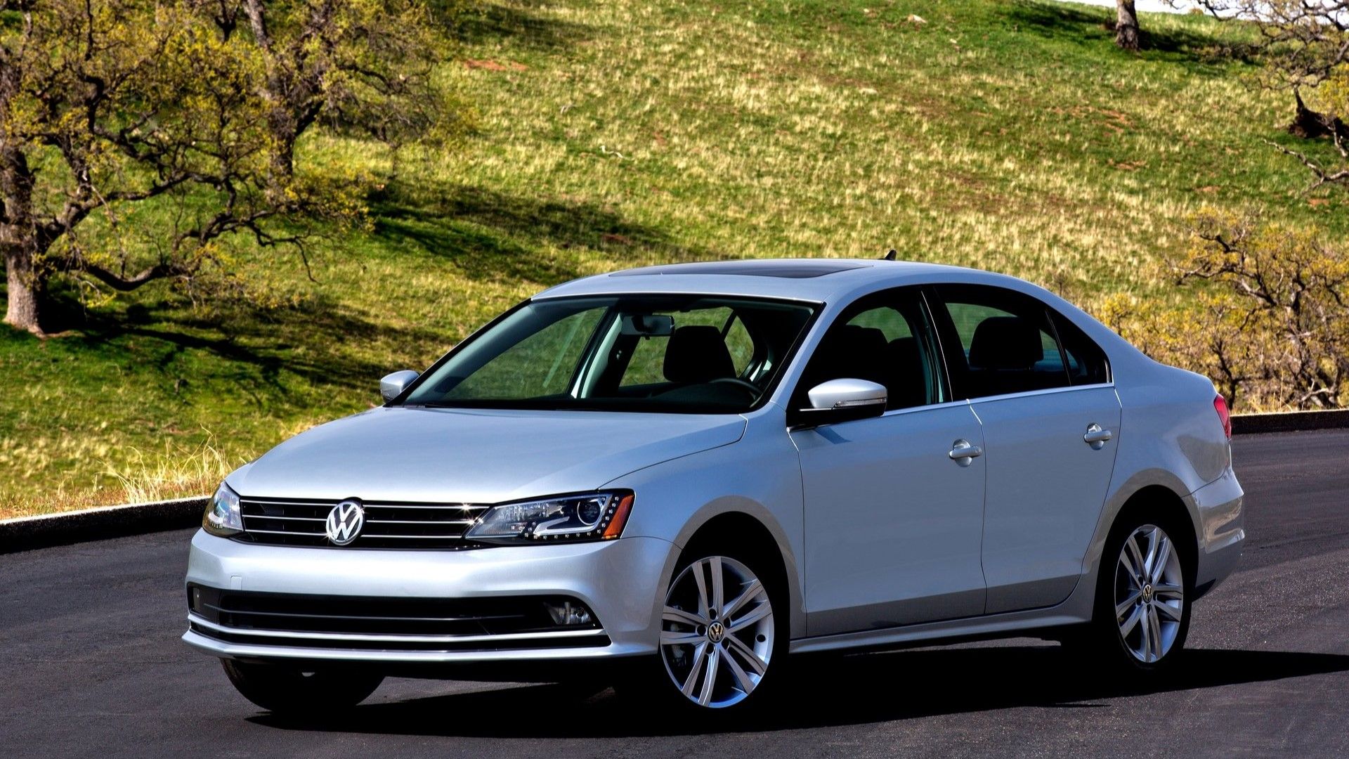 Front 3/4 shot of a 2015 Volkswagen Jetta