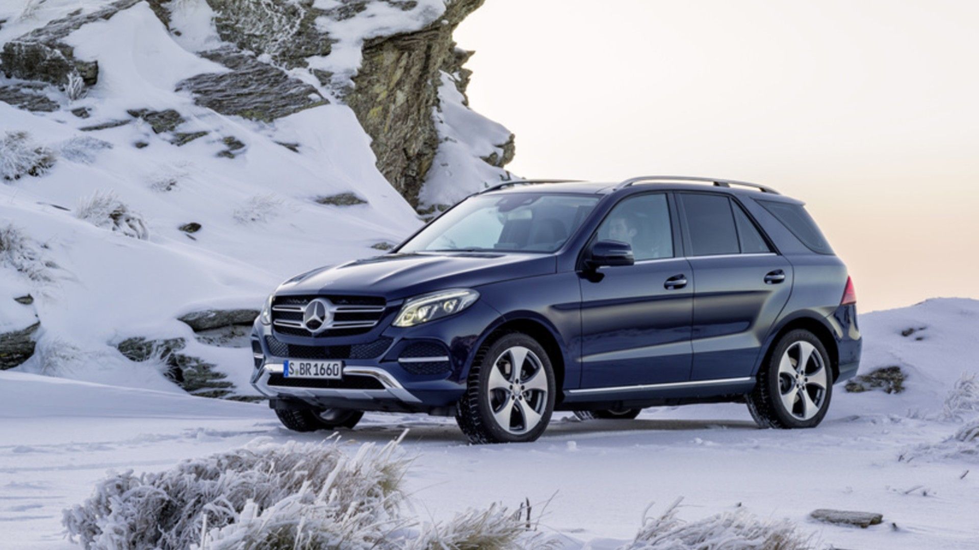 2016 Mercedes-Benz GLE parked in snow