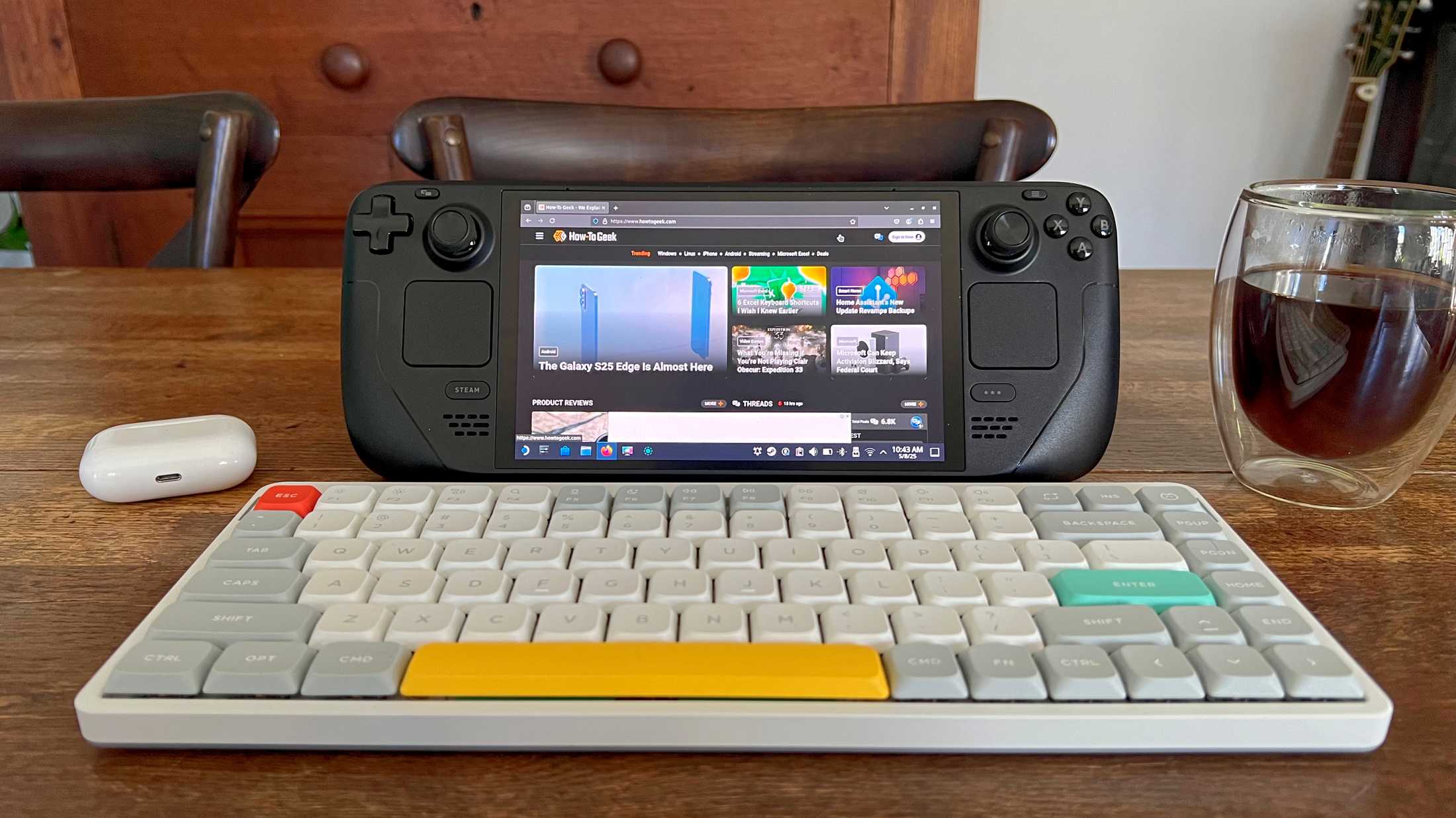 These 5 Accessories Transformed My Gaming Handheld Into a Full Desktop Rig