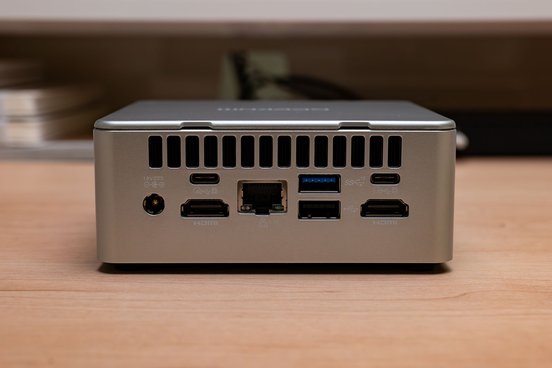 Rear port selection on the GEEKOM AE7 mini PC.
