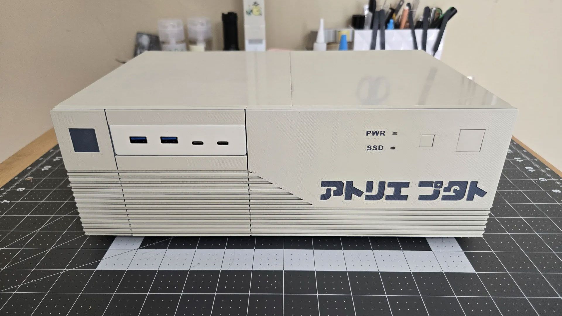 A-Retro-Style-Miney-Istes-Case-Case-A-3D-3 D-Pictured.