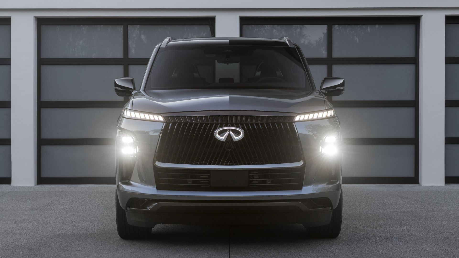 Frontal sheet of an infiniti qx80 in 2025