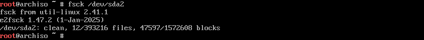 Консоль установки Arch Linux с выводом fsck по разделу.