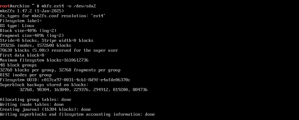 Окно установки Arch Linux с выводом команды mkfs.ext4.