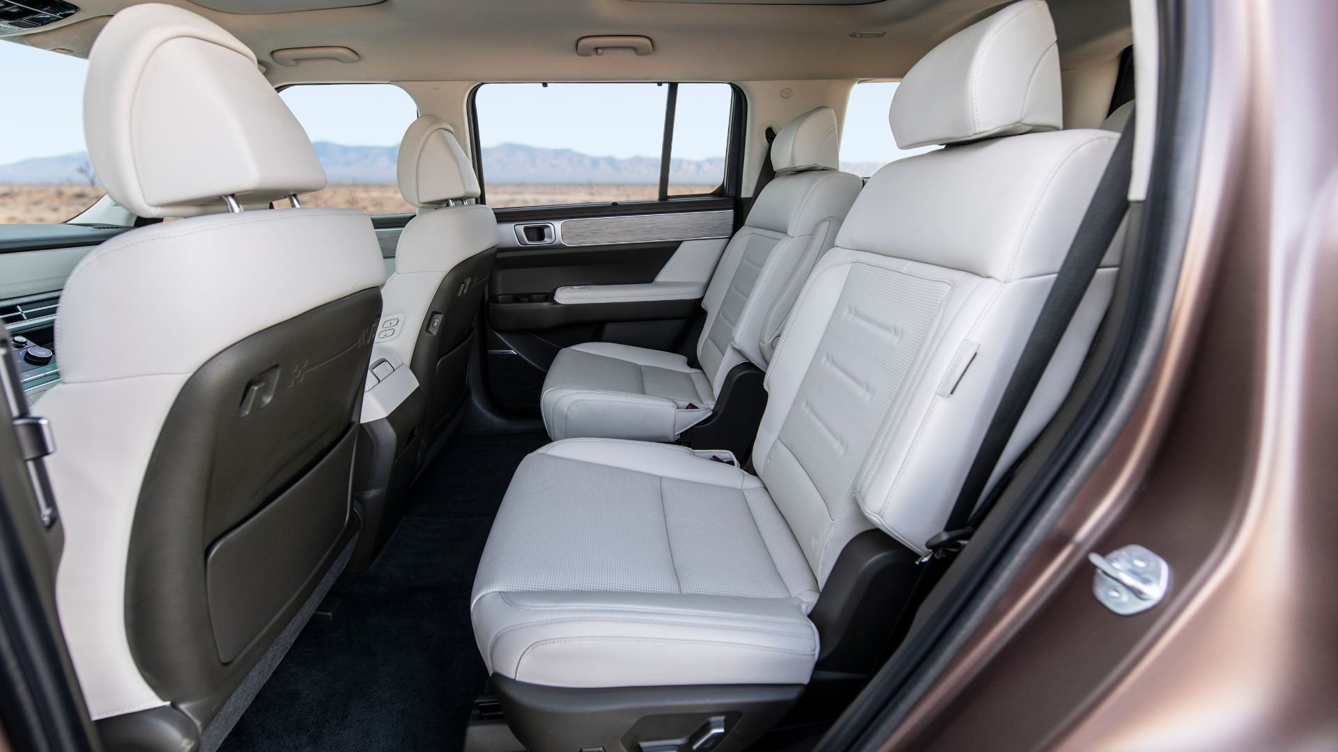 Close-up shot of the second row seats in a 2025 Hyundai Santa Fe Hybrid.