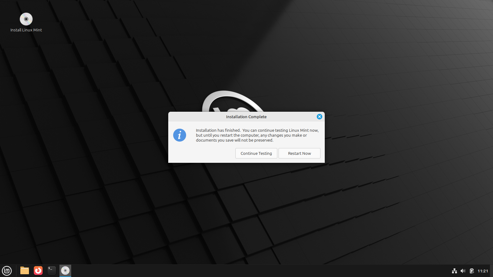 Linux Mint installation complete.