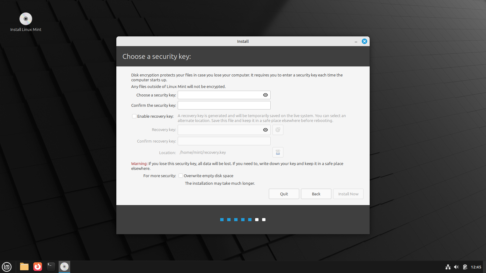 Linux Mint installer showing encryption key setup options.