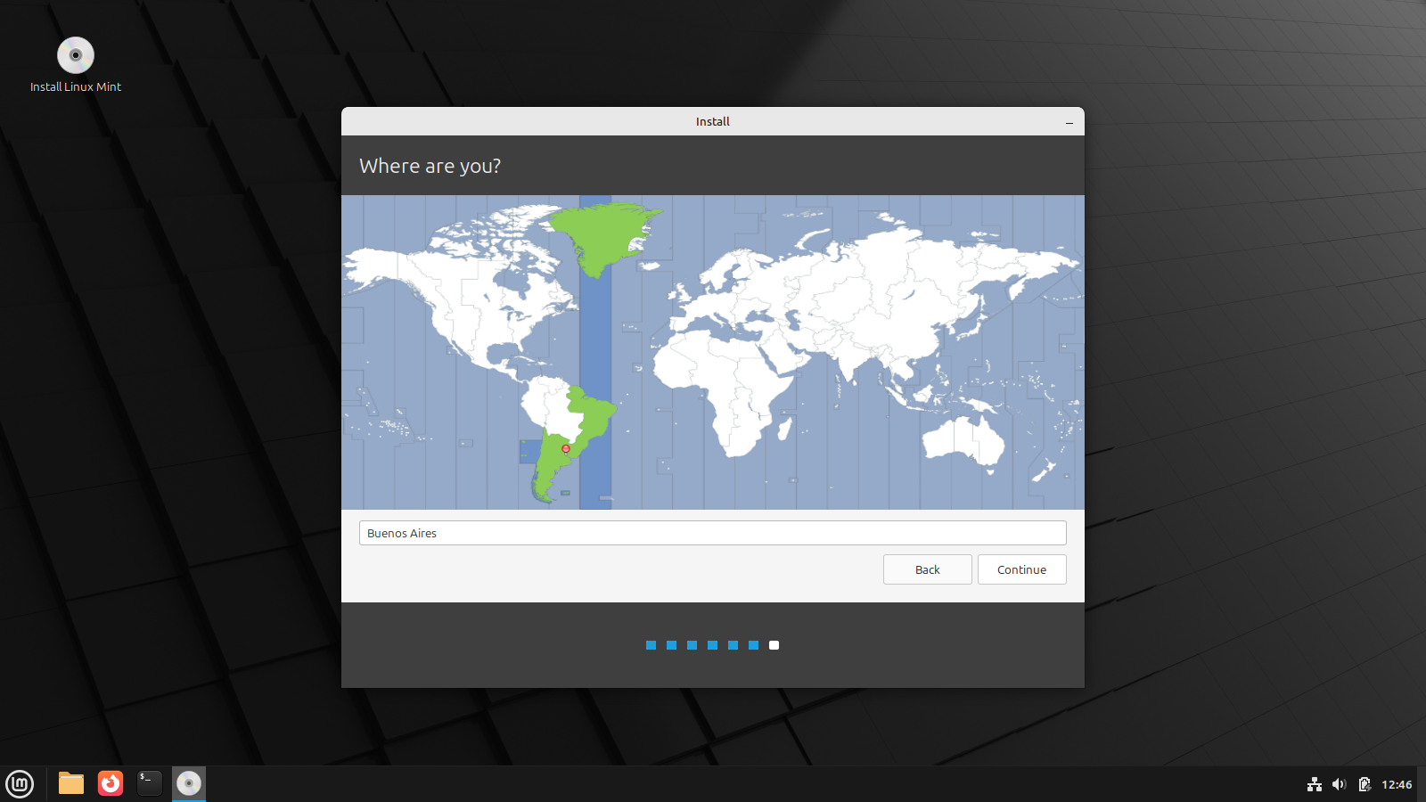 Linux mint installer showing time zone options.