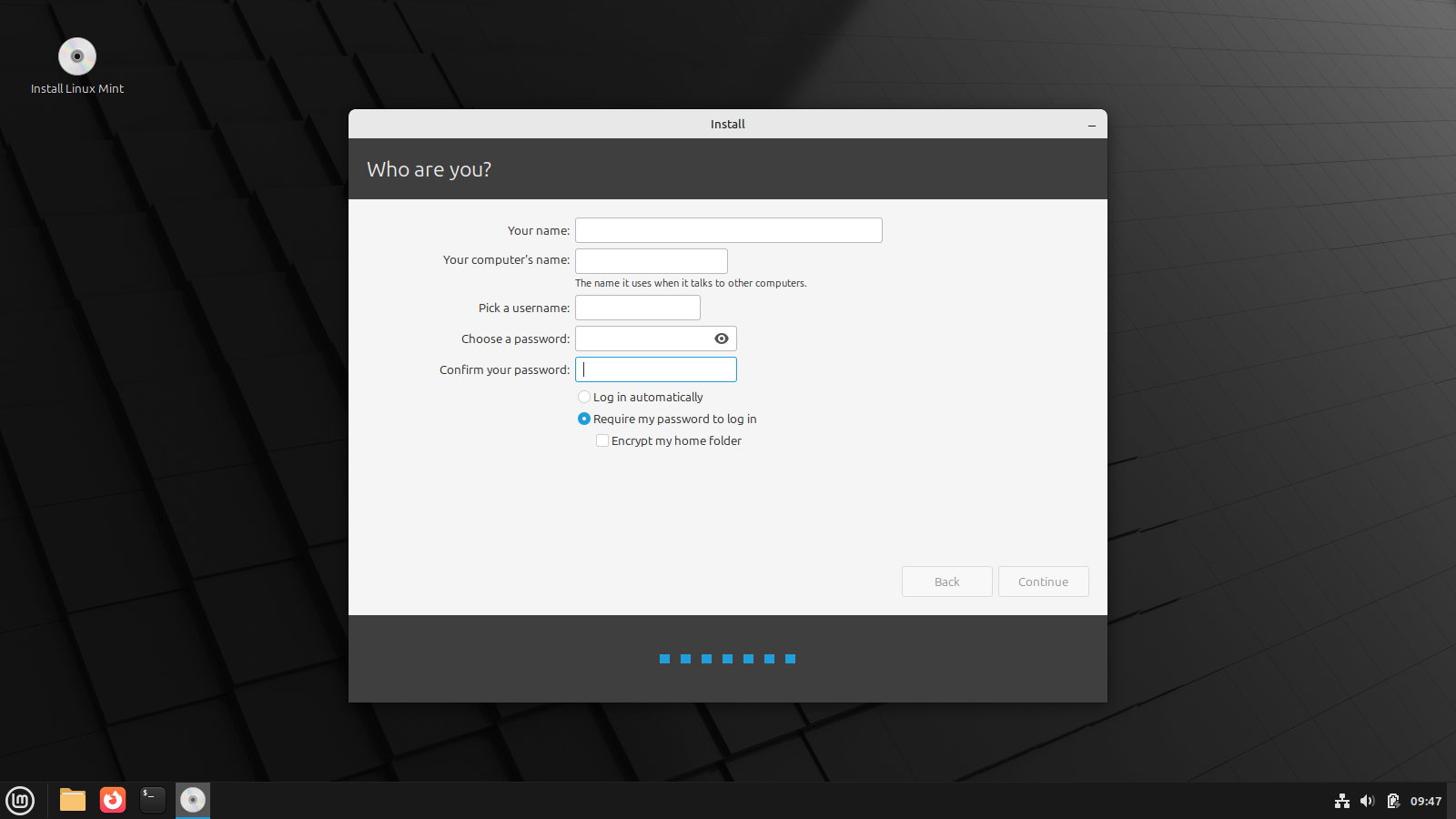 Linux Mint installer showing user account options.