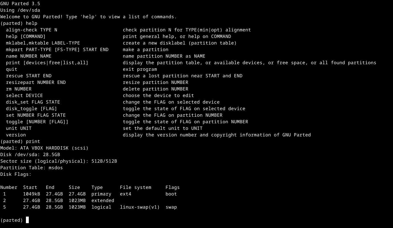 GNU Parted показывает таблицу разделов в терминале Linux.
