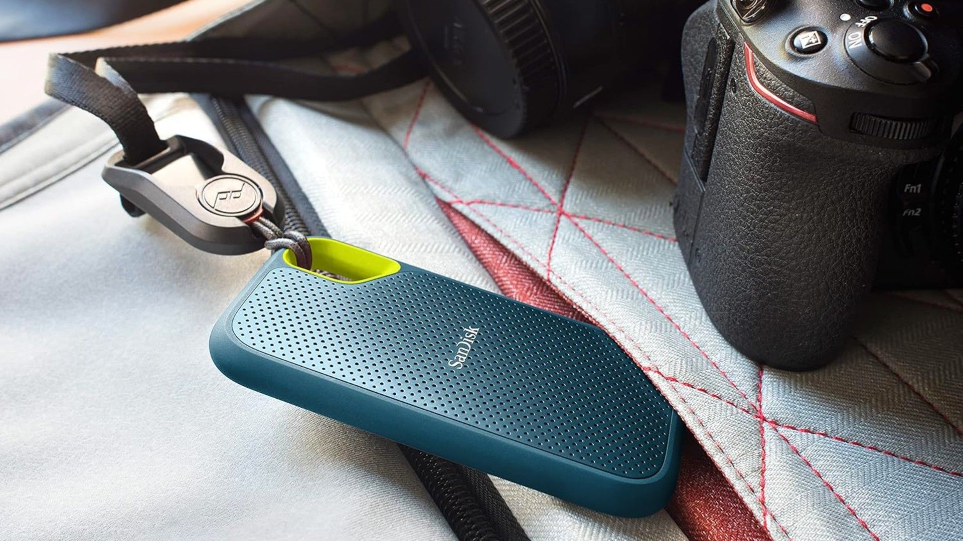 احصل على SanDisk 4TB Portable SSD بخصم 35% الآن