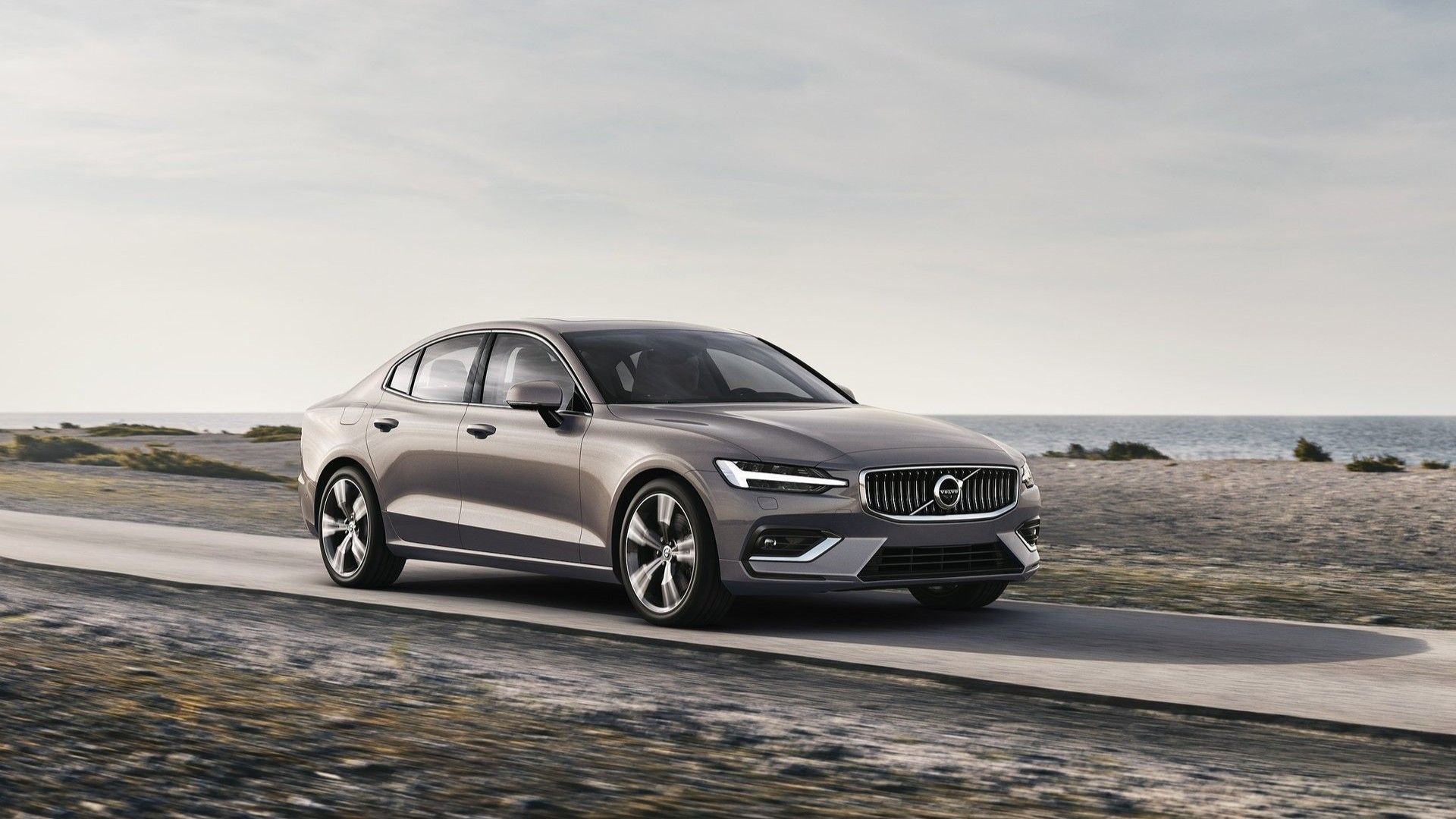 Front 3/4 shot of a 2019 Volvo S60 