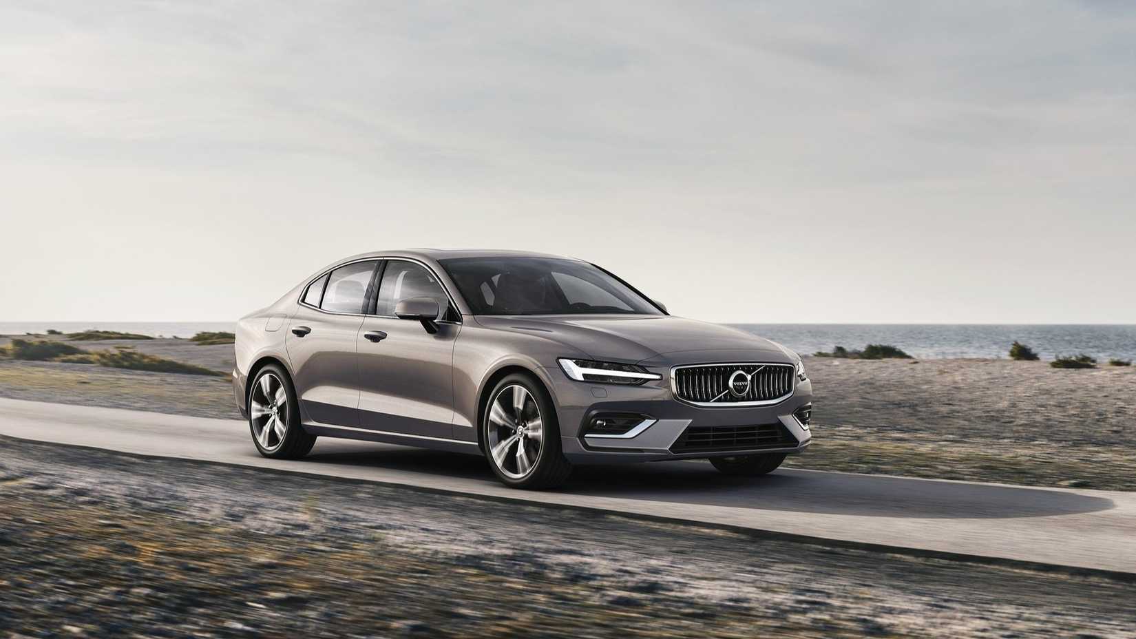 Front 3/4 shot of a 2019 Volvo S60 