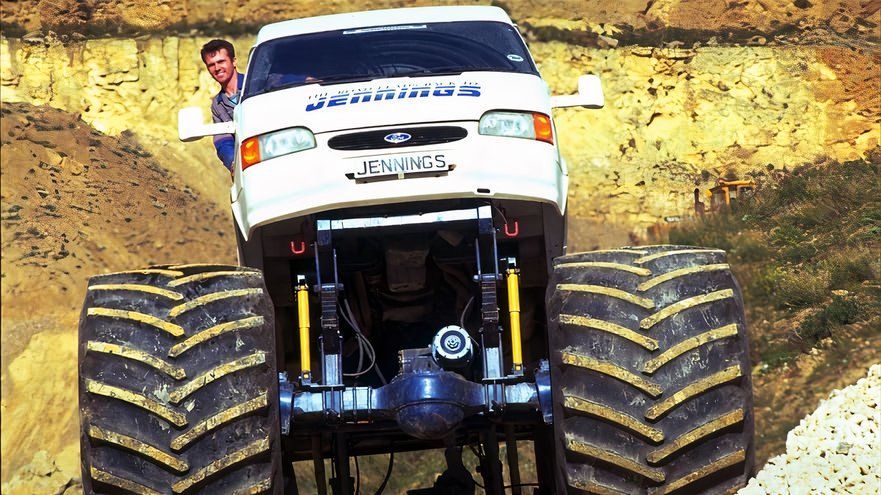 Camión monstruo de Ford Transit